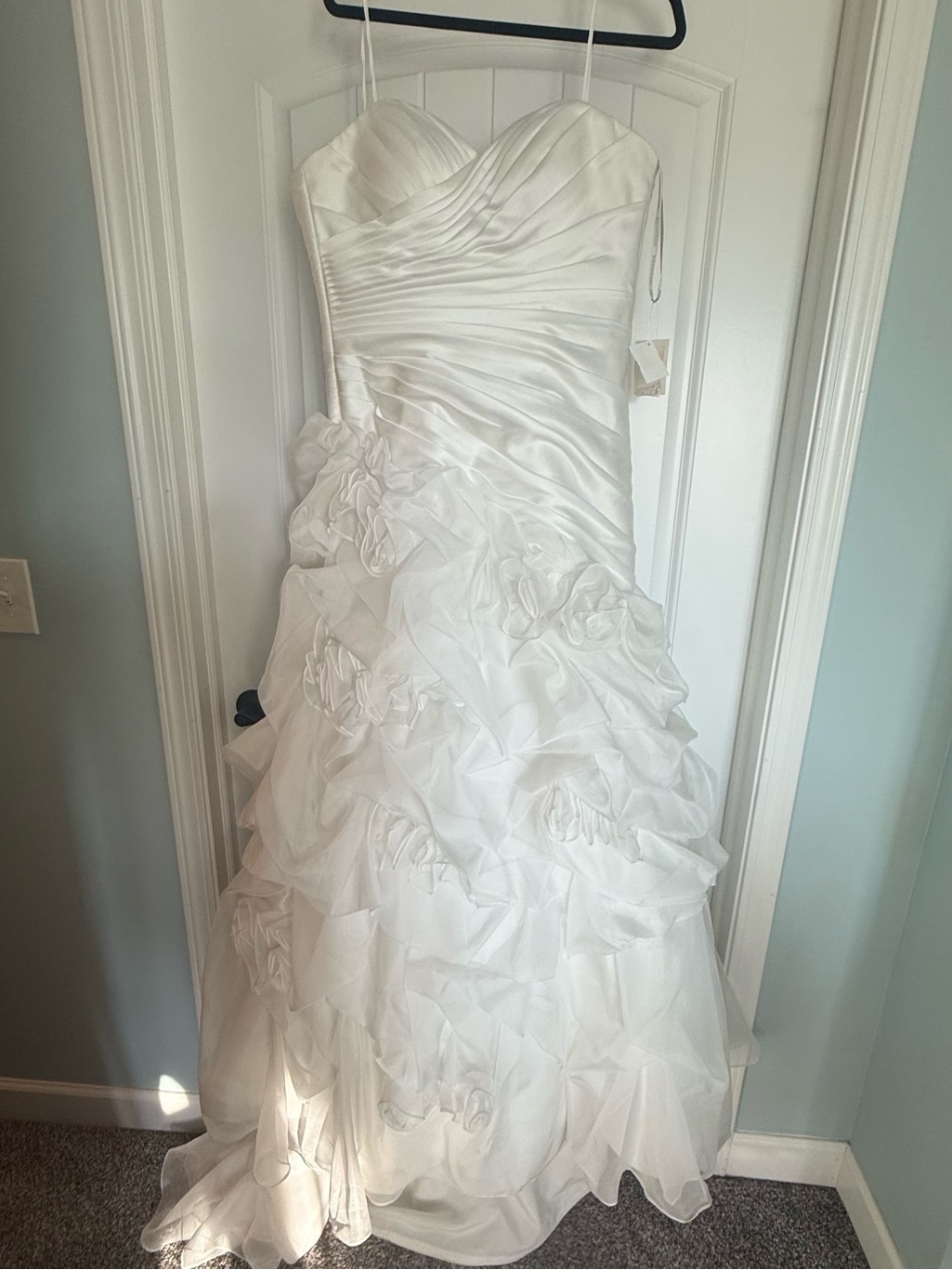 Elegant White Strapless Ruffled Wedding Dress